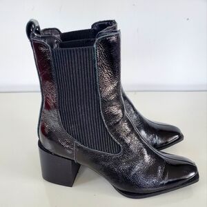 BCBGeneration Womens Black Darxi Block Heel Leather Chelsea Boots Size 5